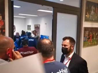 S-a ajuns la poliție! Plângere penală depusă după incidentele de la finalul partidei CFR - Steaua Roșie 