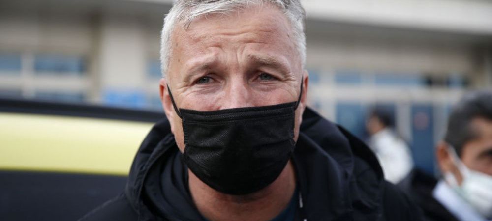 <span style="color:#f00;">EXCLUSIV |</span> Dan Petrescu este la Cluj! Antrenorul, surprins în timp ce discuta cu un responsabil al ardelenilor