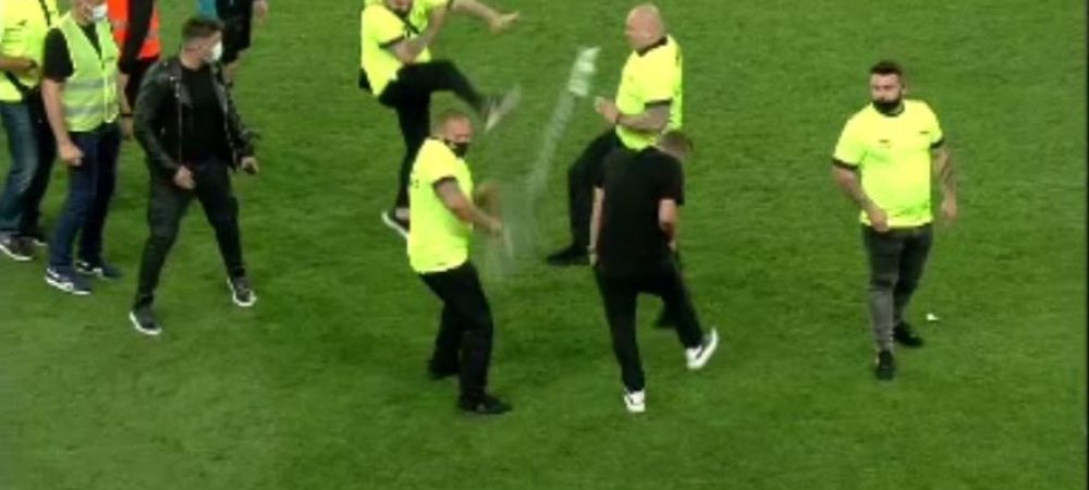 Gardianul Kung Fu! Imagini spectaculoase cu unul dintre agenții care au asigurat paza la Rapid - Univ. Craiova