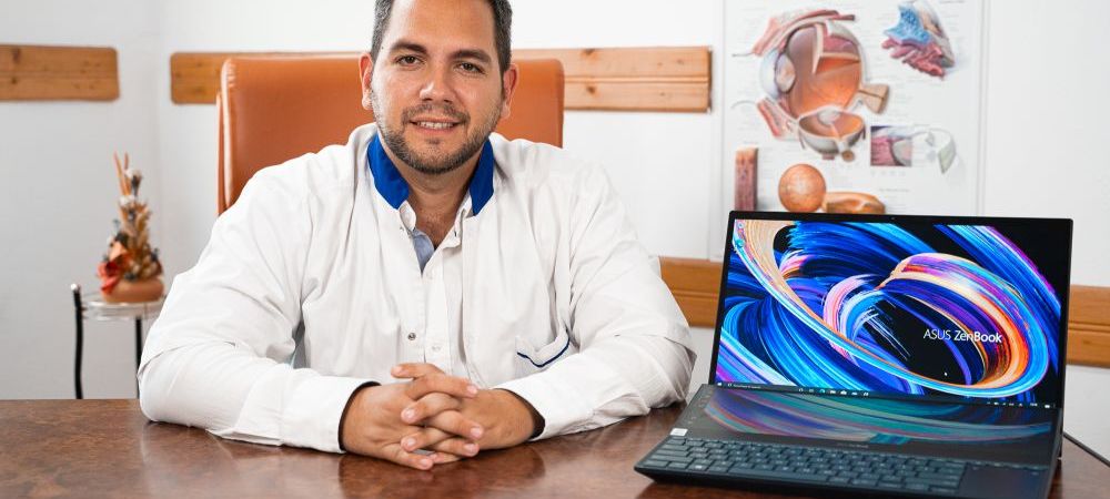 Specialistul oftalmolog recomandă ecranul OLED (P) 