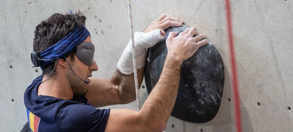 A concurat cu degetul rupt și a luat argintul pentru România la Mondialul de Paraclimbing. Ce este paraclimbing-ul 