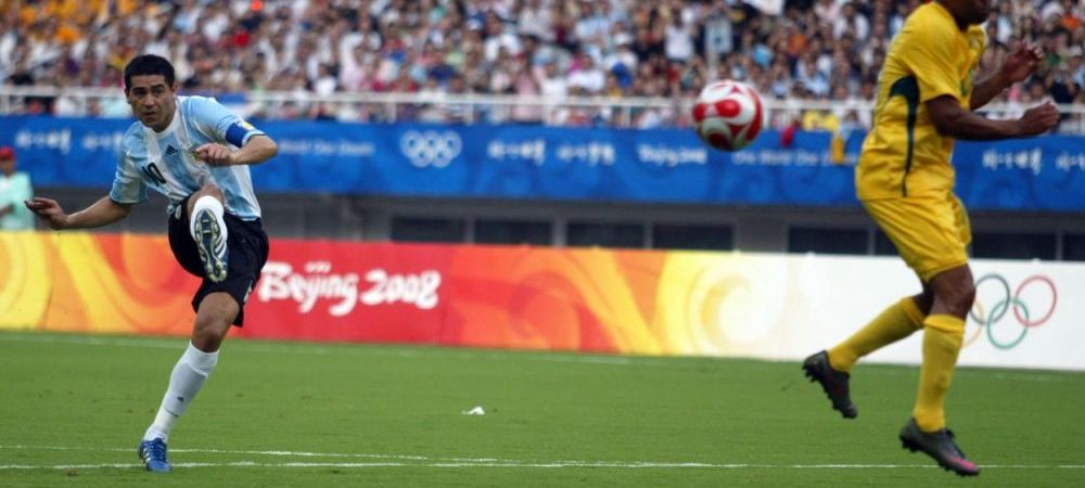 Magia nu se uită! Cum execută Riquelme loviturile libere la 43 de ani