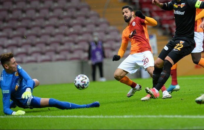 A închis poarta! Echipa goalkeeper-ului român a umilit-o pe Galatasaray într-un meci ciudat
