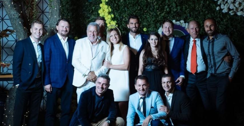 Simona Halep și Toni Iuruc, nași de botez pentru fiica unei actrițe celebre din București: au petrecut alături de Hagi, Popescu și Năstase