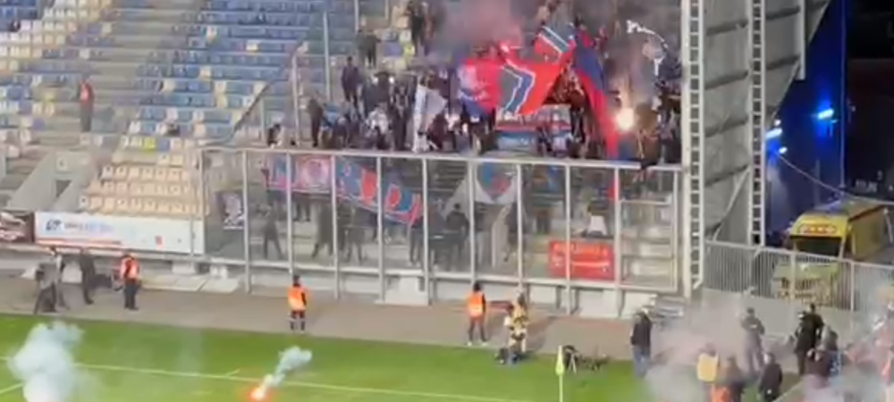 Ultrașii FCSB-ului, calmați de Edi Iordănescu! Reacția antrenorului la materialele pirotehnice aruncate în teren