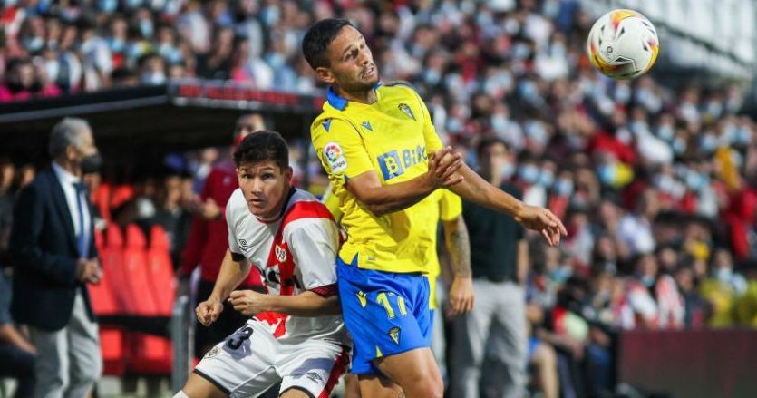 Florin Andone, exclus din lot pentru că a petrecut fără acordul antrenorului! Imaginile din club cu atacantul român