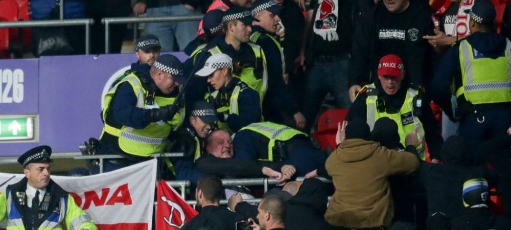 Scandal pe Wembley! Suporterii maghiari s-au luat la bătaie cu polițiștii britanici
